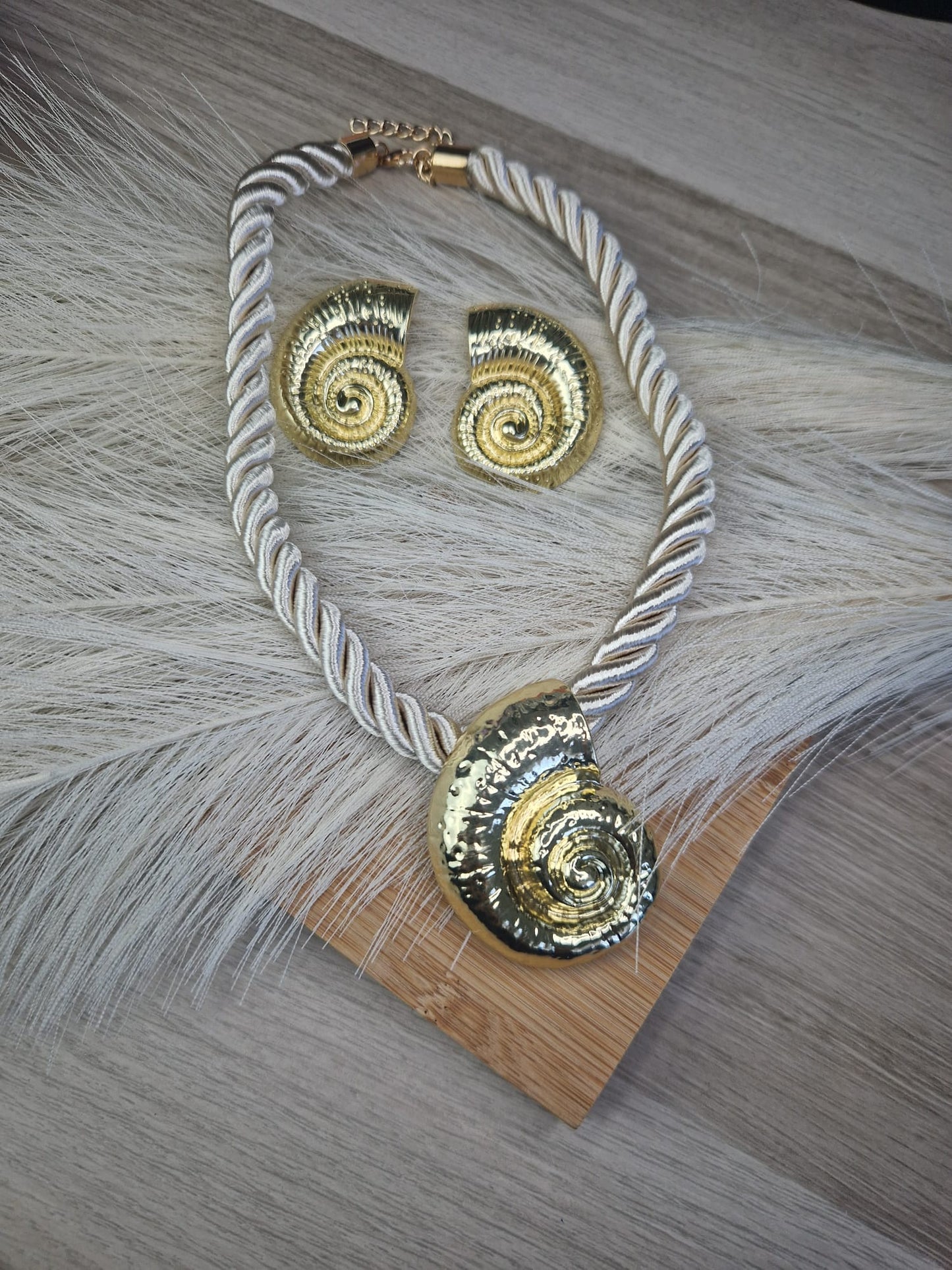 Set Pendientes y Colgante Caracola